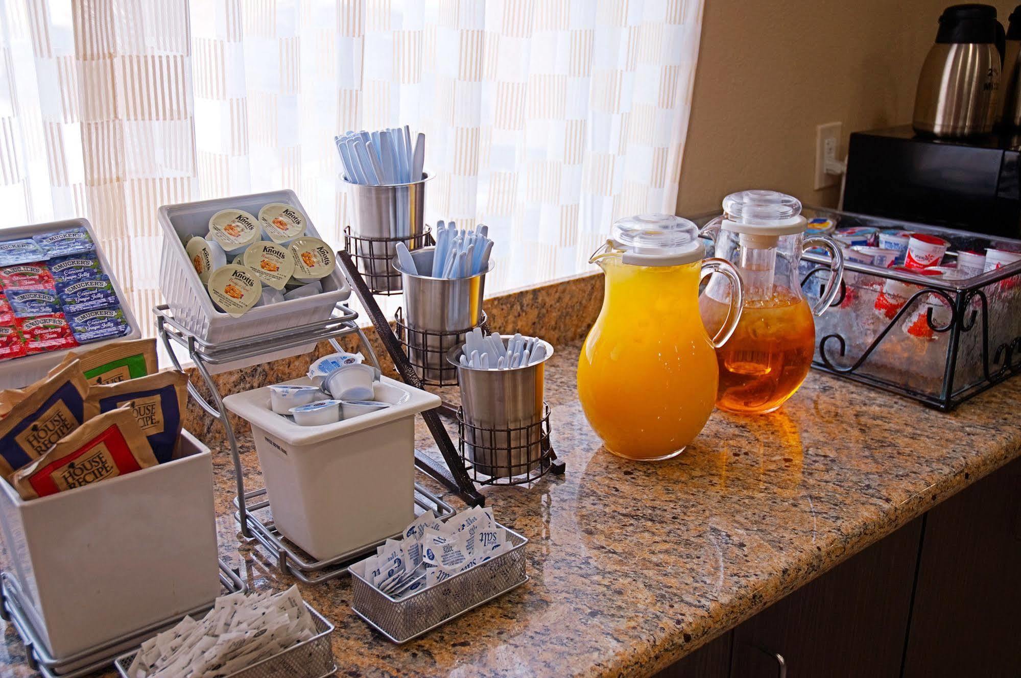 Super 8 By Wyndham Irving/Dfw Apt/North Restaurant bilde