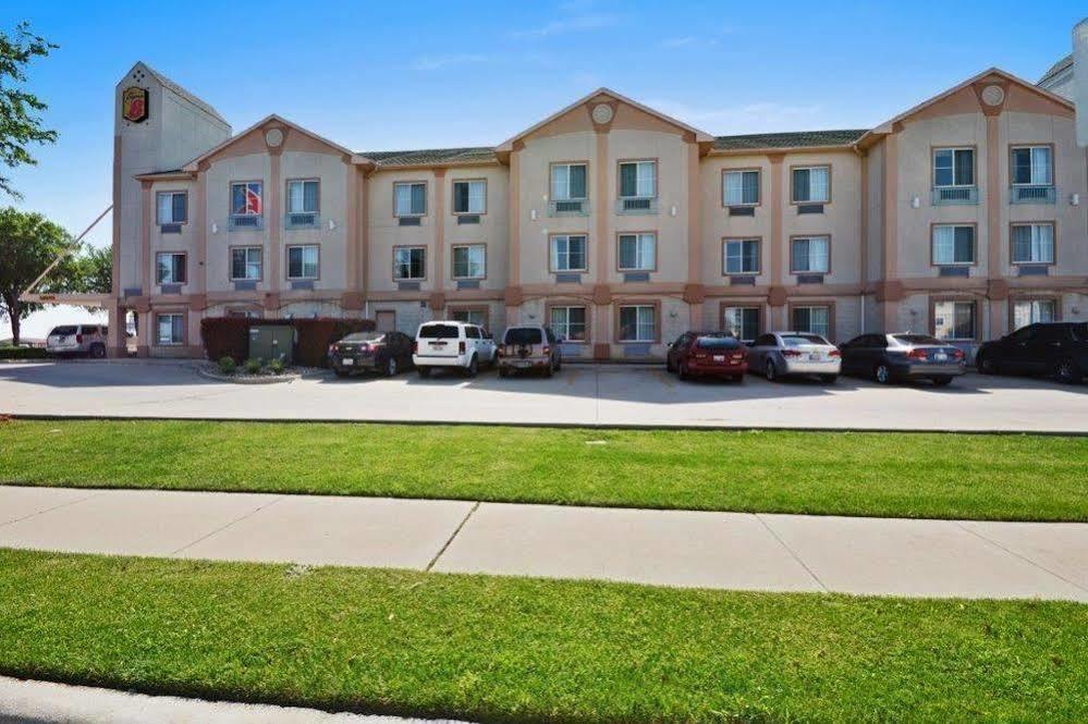 Super 8 By Wyndham Irving/Dfw Apt/North Eksteriør bilde